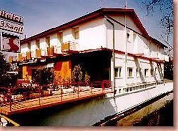 Hotel Tre Santi เตรวิโซ ภายนอก รูปภาพ