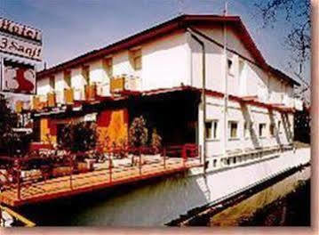 Hotel Tre Santi เตรวิโซ ภายนอก รูปภาพ